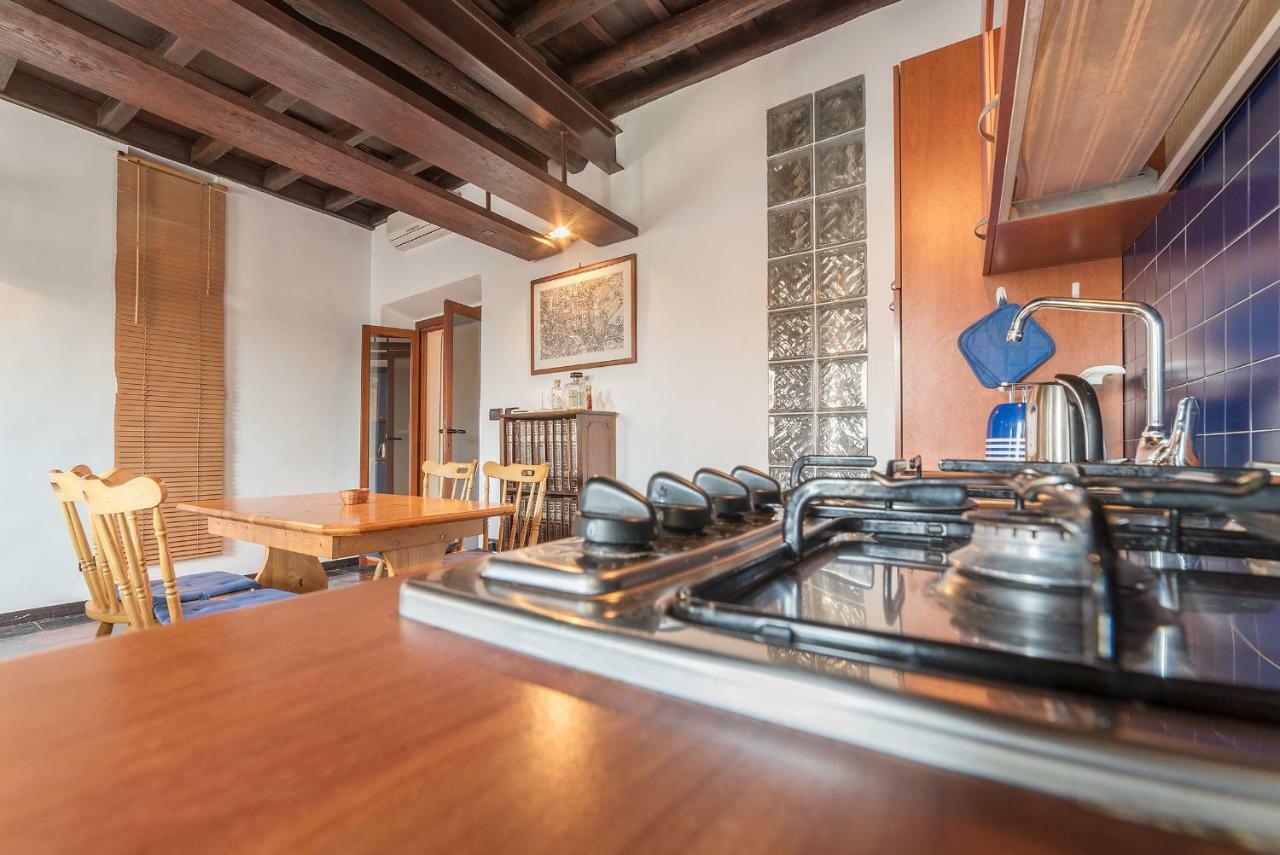 Colosseo & San Clemente Cozy Flat ローマ エクステリア 写真