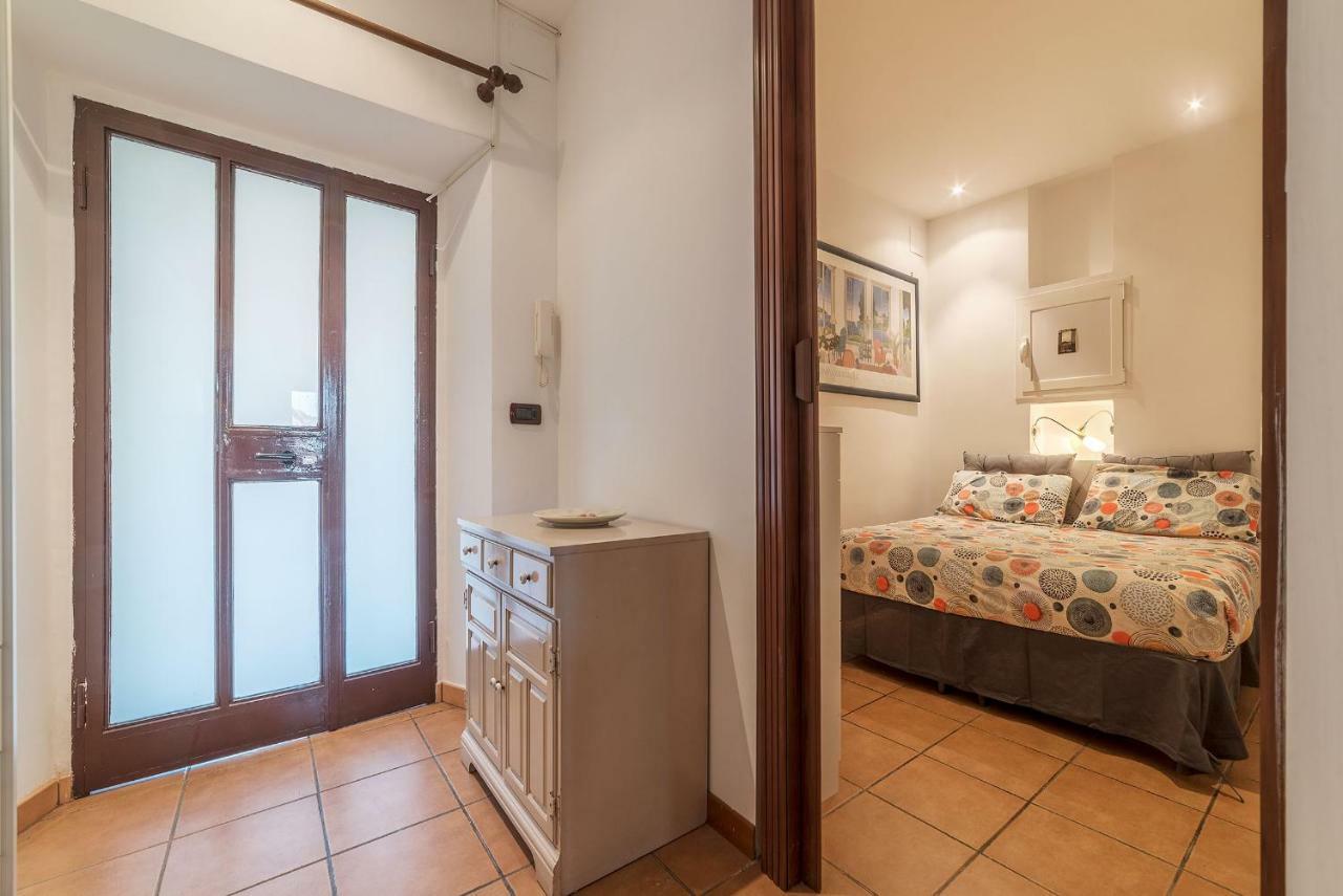 Colosseo & San Clemente Cozy Flat ローマ エクステリア 写真