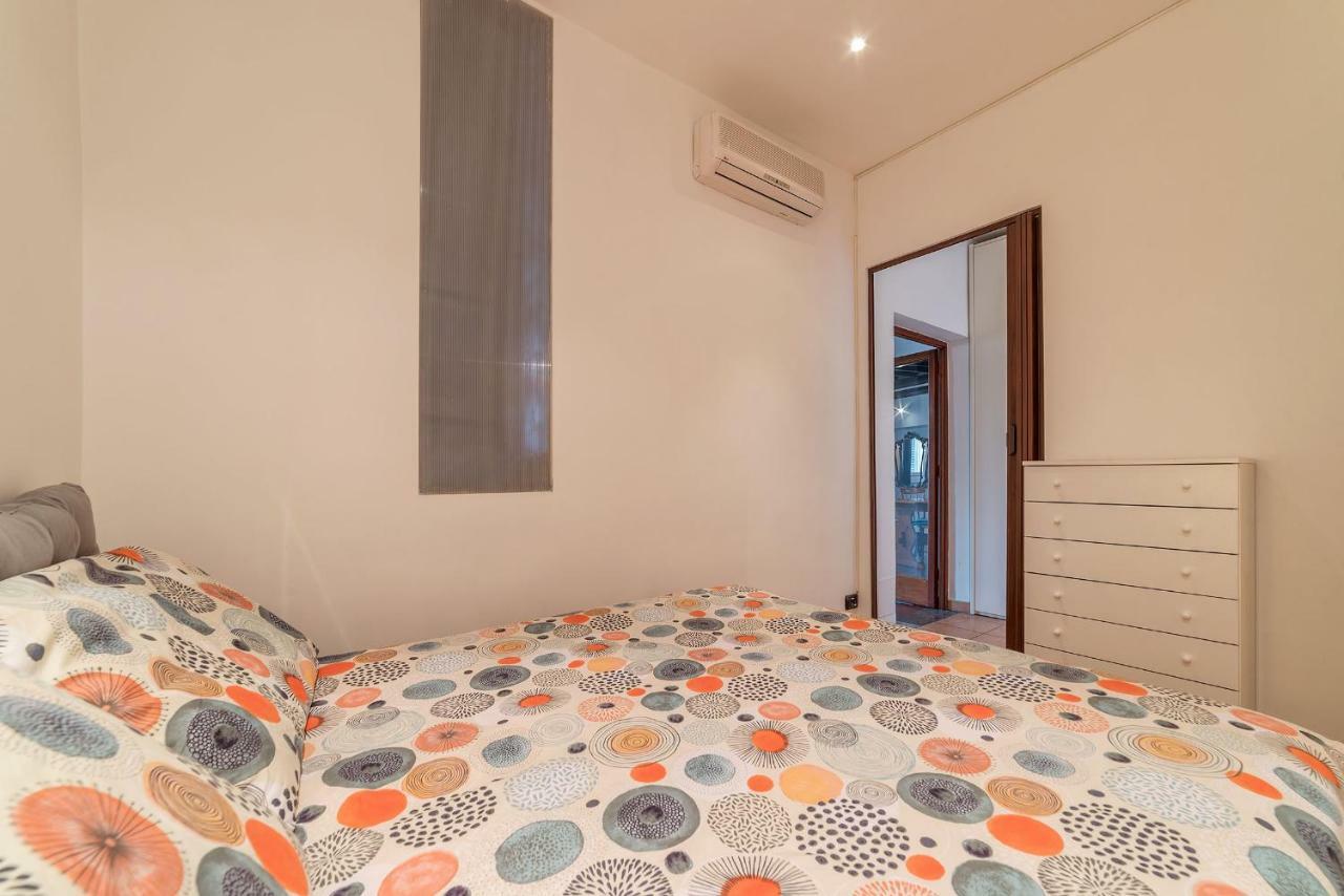 Colosseo & San Clemente Cozy Flat ローマ エクステリア 写真